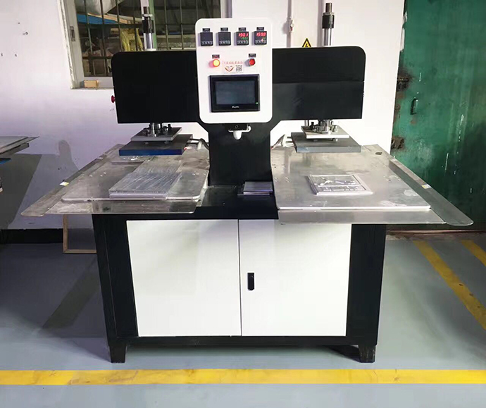 矽膠機(jī) 金裕廠家自動凹凸壓花機(jī) 矽利康壓花機(jī) 硅膠商標(biāo)植膠機(jī)